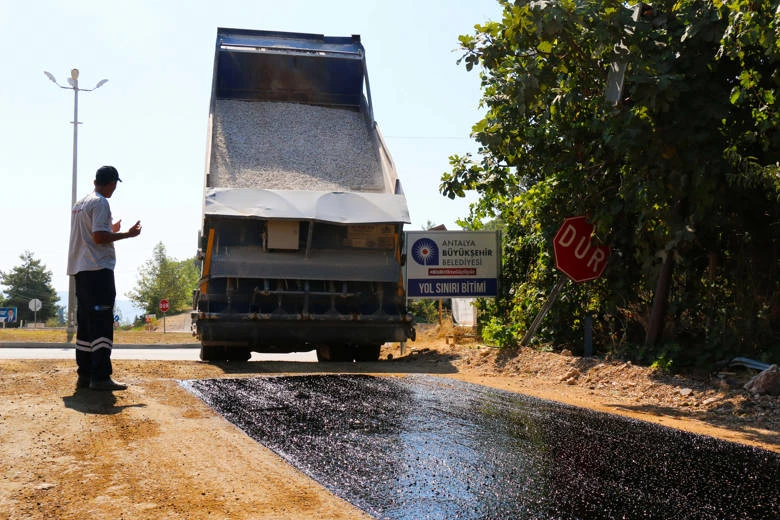 Erentepe, İncircik ve Toptaş  grup yolunda asfalt çalışması