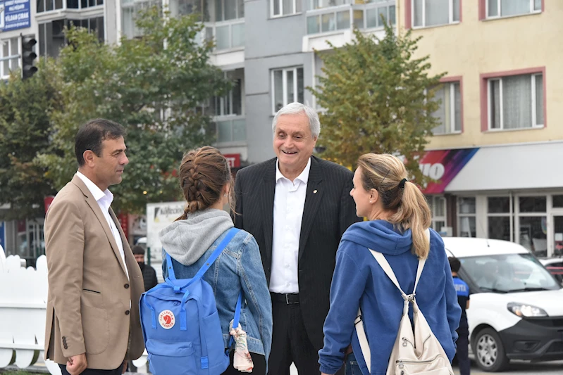 BAŞKAN BAKKALCIOĞLU ÖĞRENCİLERİ KAMPA UĞURLADI