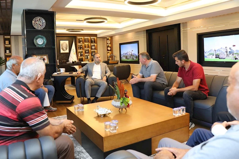 Niğde Belediye Başkanı Özdemir’in Bir Ayağı Halkın Arasında