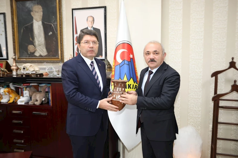 Adalet Bakanı Çankırı Belediyesini Ziyaret Etti