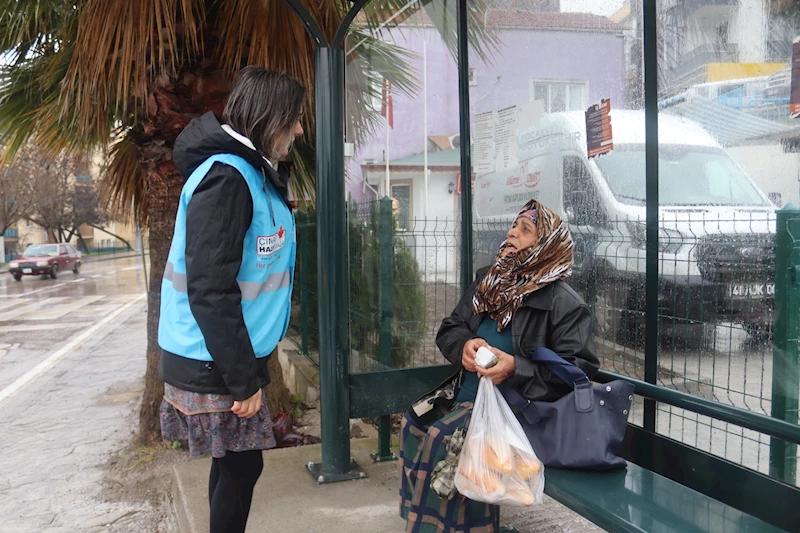 İZMİT BELEDİYESİ ‘SEN ANLAT İZMİT’ İLE YENİMAHALLE SAKİNLERİNİ DİNLEDİ