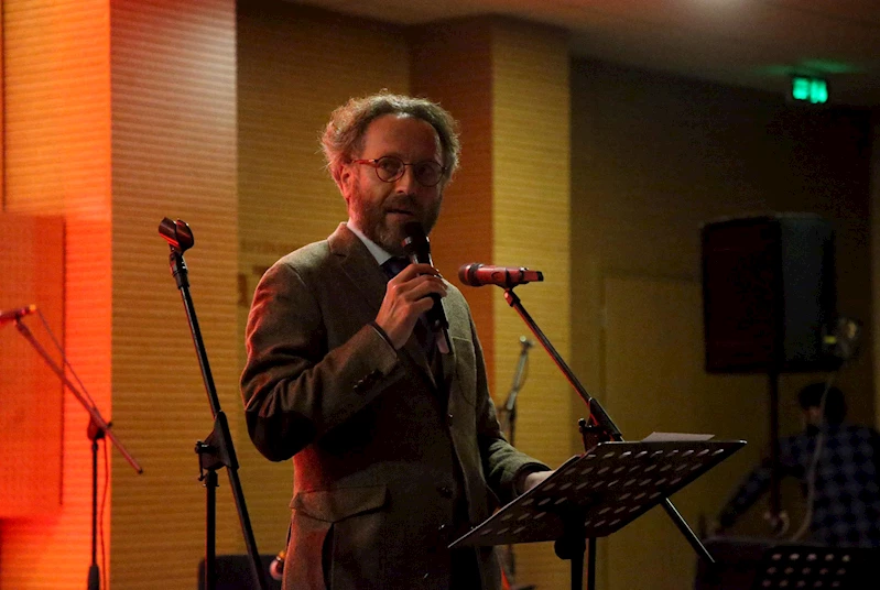 Sanatın ve bilimin merkezi Büyükşehir Akademi’de ‘ruha’ işleyen bir veda