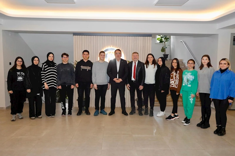 Başkan Savran Gençlerle Buluştu