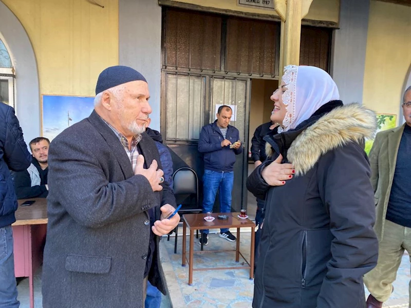 İZMİT BELEDİYESİ AİLESİ, KENTİN DÖRT BİR YANINDA  VATANDAŞLARI DİNLİYOR, İHTİYAÇLARA ÇÖZÜM ÜRETİYOR