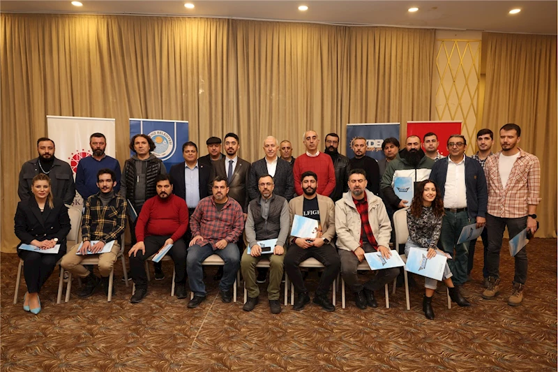 İHA-1 TİCARİ PİLOT EĞİTİMİNE KATILAN GAZETECİLER SERTİFİKALARINI TÖRENLE ALDI