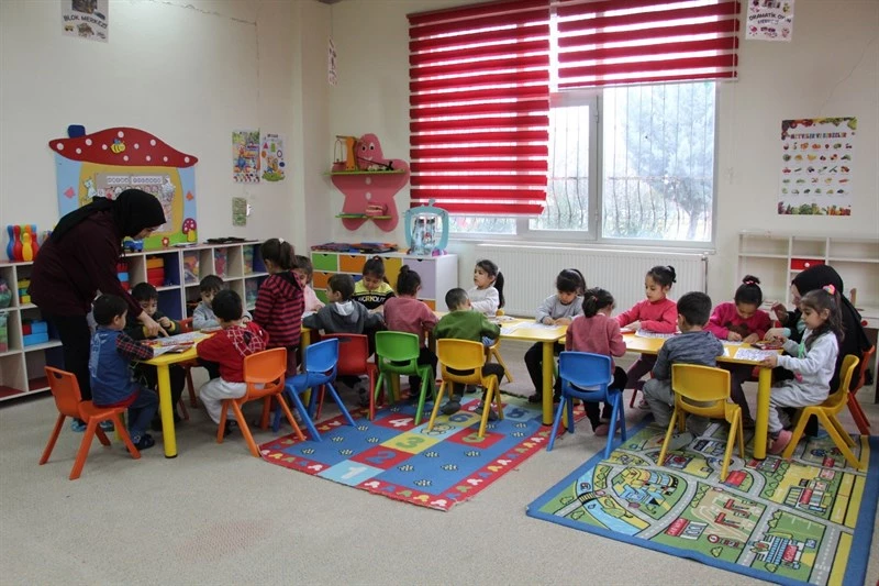 SİİRTLİ KADINLAR, BELEDİYENİN AÇMIŞ OLDUĞU KURSLARLA MESLEK ÖĞRENİYOR