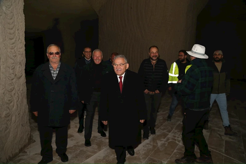 Başkan Büyükkılıç’tan Dünyada Örneği Olmayan Kayadan Oyma Müzede İnceleme