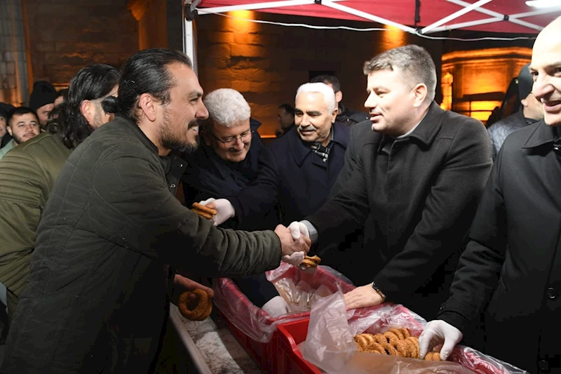 BAŞKAN DİNÇER, REGAİP KANDİLİNDE VATANDAŞLARLA BİRARAYA GELDİ