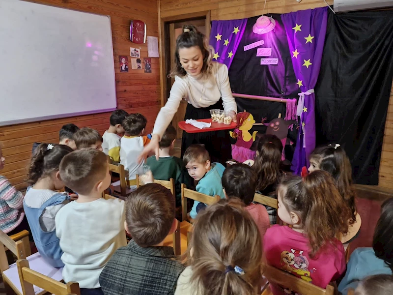 Laleli ÇKSM’li Miniklerin Masal Keyfi