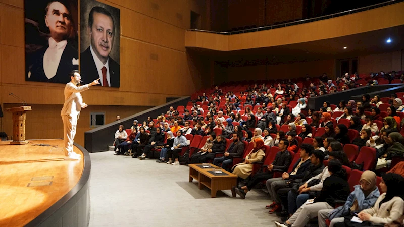 Gri Koç, Kahramanmaraş’ta Gençlerle Bir Araya Geldi