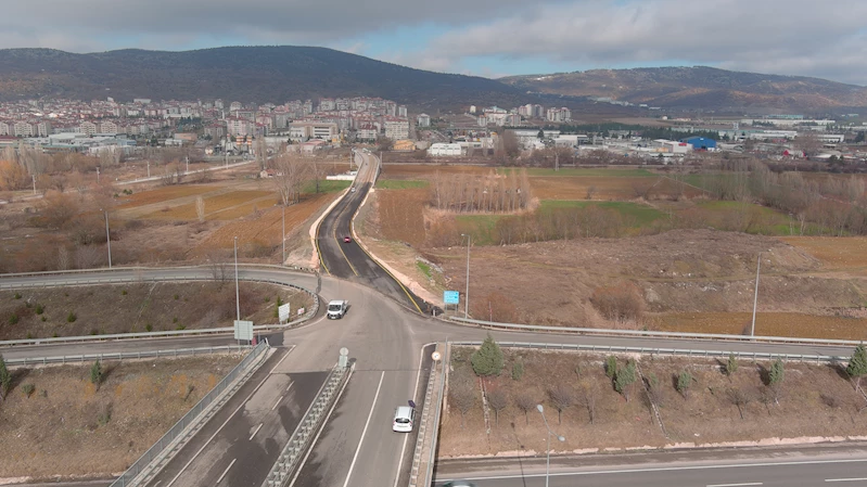 -YEŞİLKENT HEMZEMİN GEÇİDİ ÜZERİNDEKİ BAĞLANTI YOLU TRAFİĞE AÇILDI