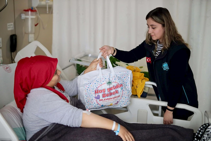 AKSARAY BELEDİYESİ SON BİR YILDA 5 BİN 641 HASTAYA BAKIM SETİ, 3 BİN 730 AİLEYE HOŞ GELDİN BEBEK SETİ HEDİYE ETTİ