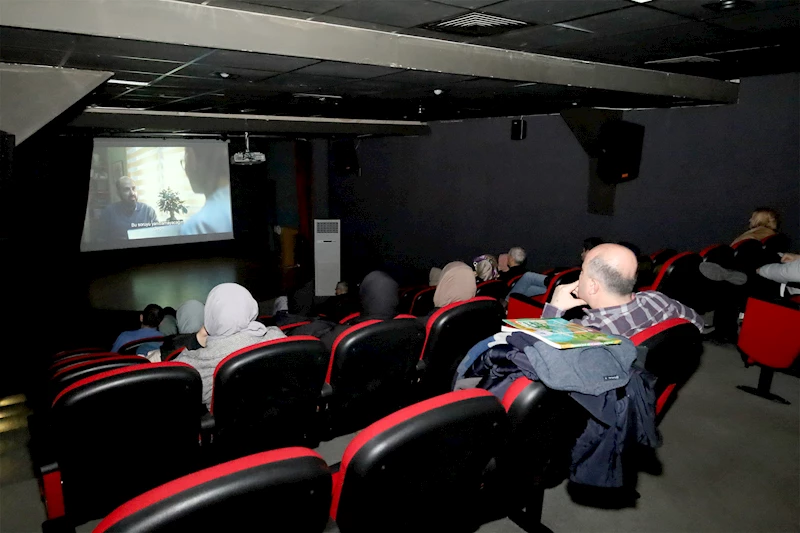 Sinemaseverler OSM’de film gecesinde buluştu