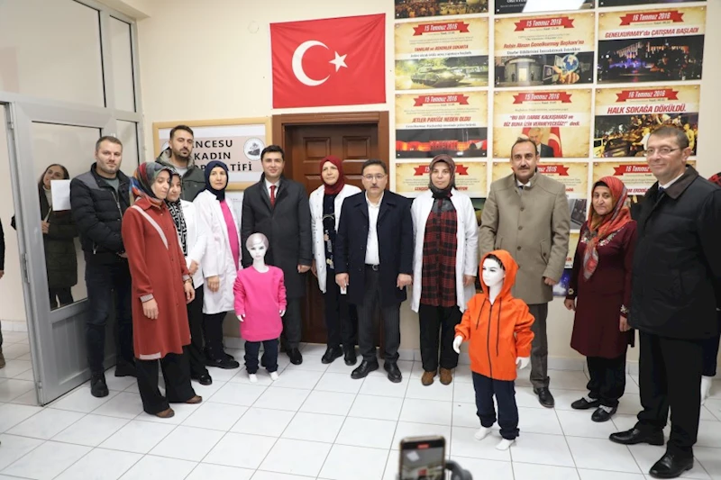 Valimiz Sn. Gökmen Çiçek,Vali Yardımcısı Sn. Şenol Esmer, İncesu İlçe Kaymakamı Sn. Aydın Göçer ve İncesu Belediye Başkanımız Av. Mustafa İlmek İncesu Kadın