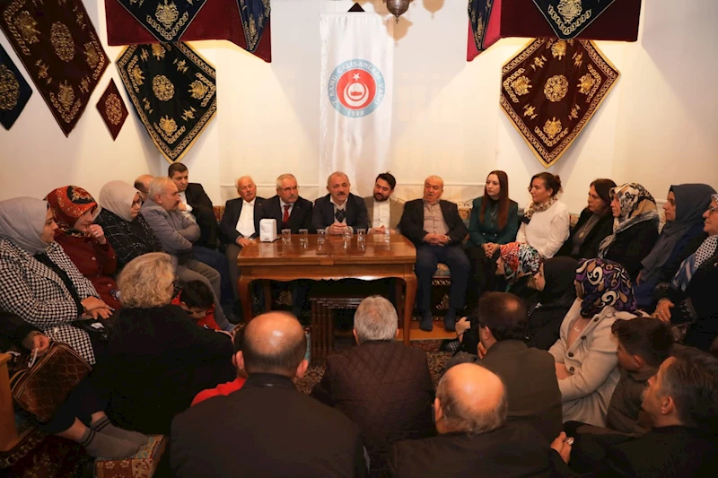Başkan Esen, Yüzlerce Hizmetten 63 Büyük Projesini Sohbet ile Anlattı