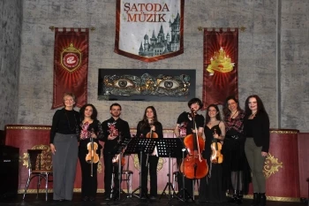 ŞATODA İKİ MUHTEŞEM KONSER