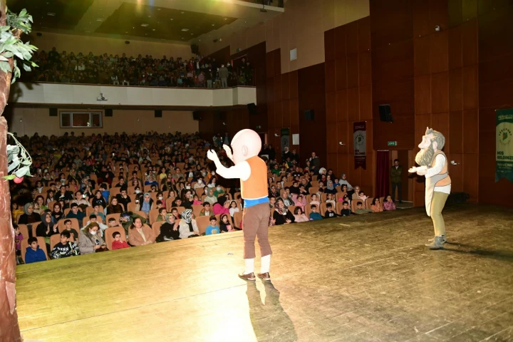 ‘Keloğlan Masalları Müzikali- Elma Şekeri Festivali’ Büyük İlgi Gördü