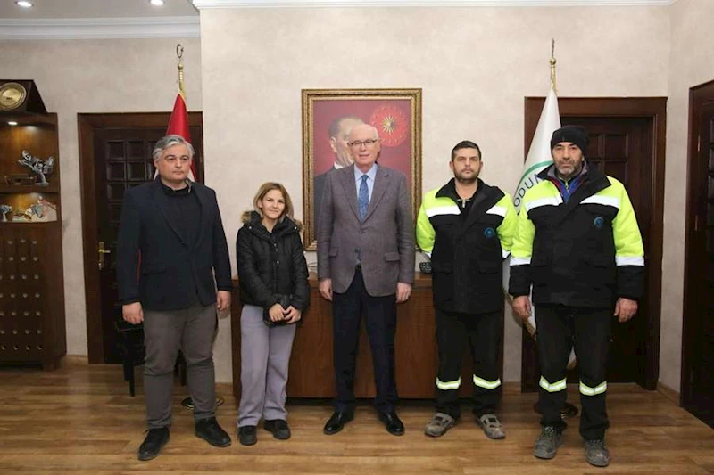 ODUNPAZARI BELEDİYESİ PERSONELİNDEN ÖRNEK DAVRANIŞ