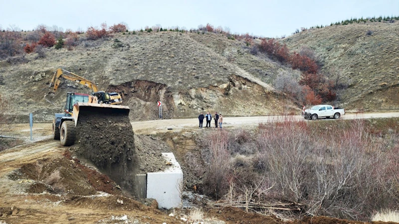 Büyükşehir, Göksun Kırsalında Yol Bakım Onarımını Sürdürüyor