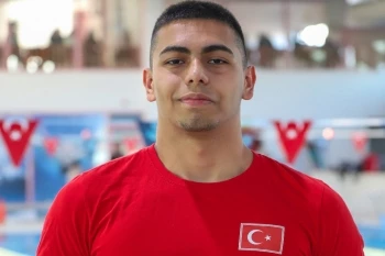 GENÇ YÜZÜCÜMÜZE MİLLİ DAVET