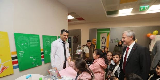 Başkanımız Bilim Şenliğinde Öğrencilerle Biraraya Geldi