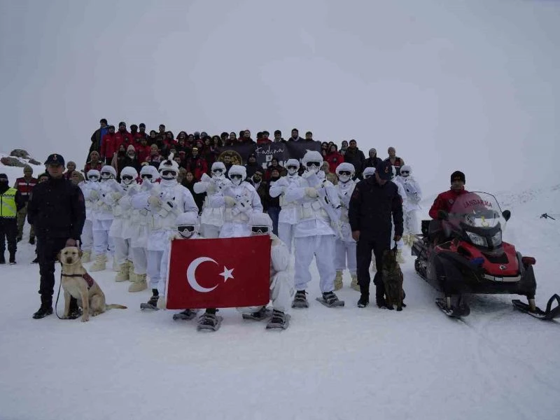 Zigana Dağı’nda JAK Timlerinden Üniversite Öğrencilerine Çığda Arama Eğitimi