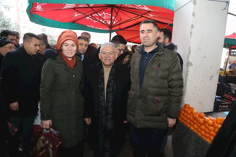 Başkan Büyükkılıç, Ziya Gökalp Semt Pazarı’nda Esnaf ve Vatandaşla Buluştu