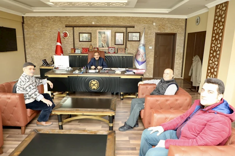 Değerli büyüğümüz Sn. Hasan Çiftçi, Sn. Yasin İpiçürük ve Sn. Hasan Çağatay Çiftçi Belediye Başkanımız Av. Mustafa İlmek