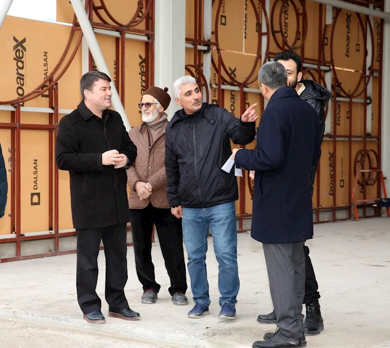 BAŞKAN DİNÇER, YAPIMI YÜZDE 70 ORANINDA TAMAMLANAN ÇOCUK AKTİVİTE MERKEZİNDE İNCELEMELERDE BULUNDU