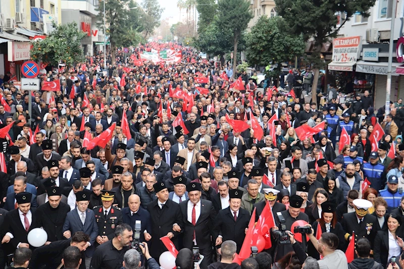 MERSİN’DE BİNLER TEK YÜREK OLDU, KURTULUŞ İÇİN YÜRÜDÜ