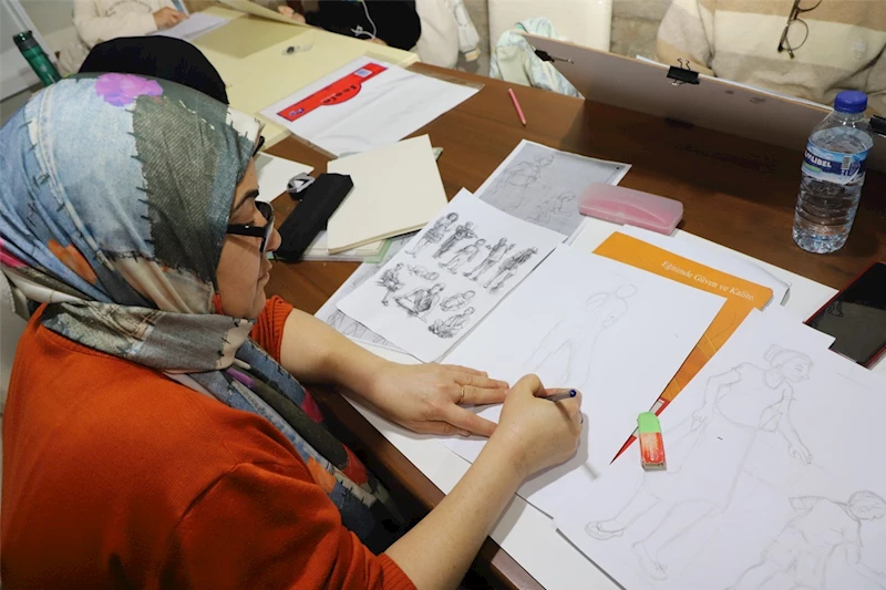 Hayaline, Akdeniz Belediyesi’nin kurslarıyla ulaşmaya çalışıyor
