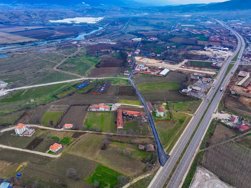 Erek ve Yeni Mahallemizi Birbirine Bağlayan Selçuklu Caddemizin Sıcak Asfalt Çalışmaları Tamamlandı.