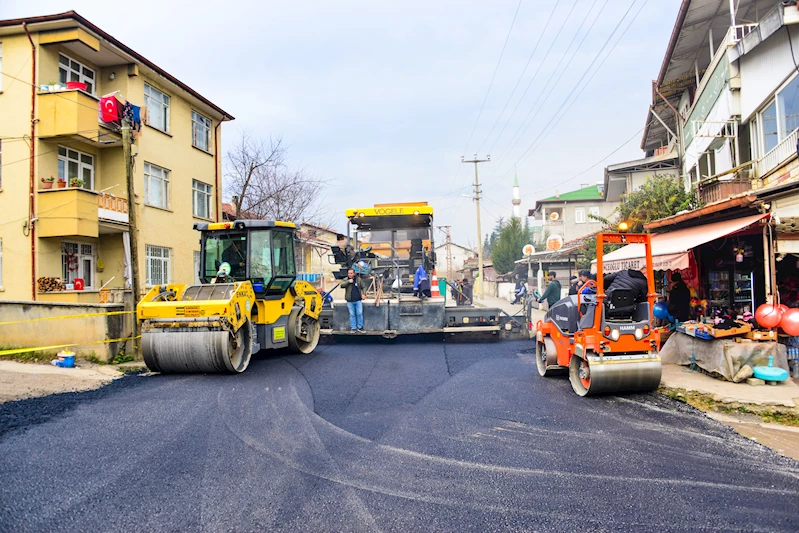 Şehir Er Durmuş Temur Caddemizin Yollarını Sıcak Asfalt İle Yeniliyoruz.