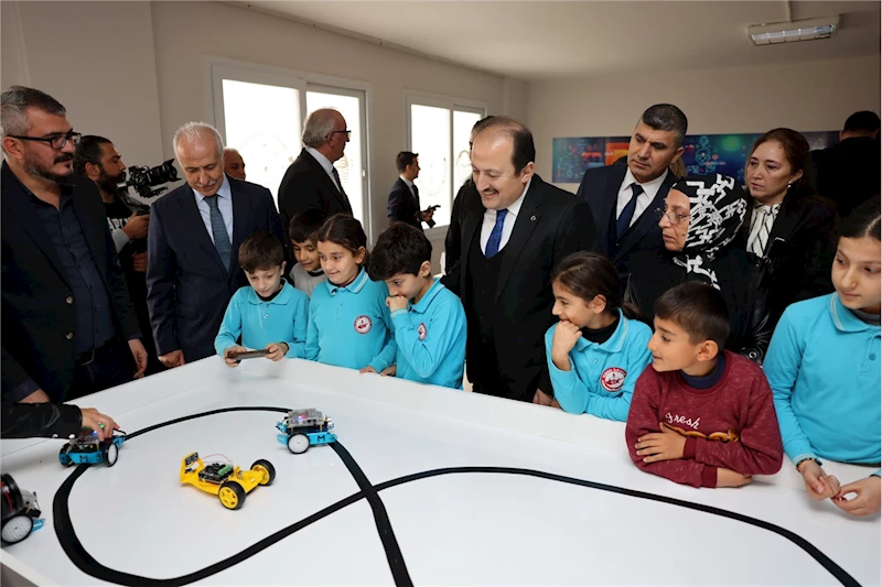 AKDENİZ BELEDİYESİ “YAPARAK VE YAŞAYARAK ÖĞRENME MERKEZİ” AÇILDI