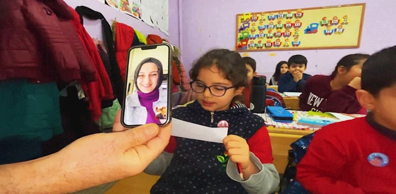 BAŞKAN ÇAKMAK MİNİKLERİN YILBAŞI TEBRİKİNE DUYARSIZ KALMADI