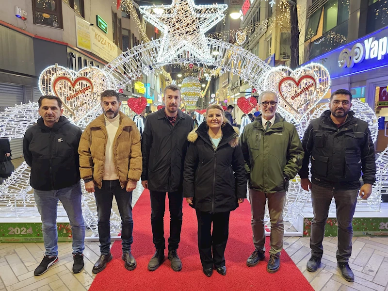 İZMİT BELEDİYESİ FETHİYE CADDESİNDE VATANDAŞIN AYAĞINA KIRMIZI HALI SERDİ