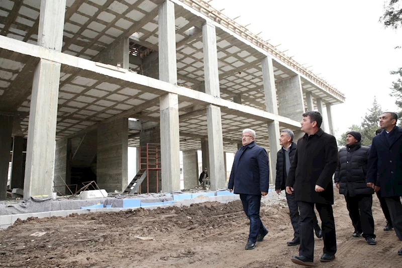 SELÇUKLU CAMİ VE KÜLLİYESİ ŞEKİLLENİYOR