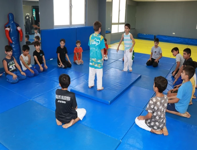 JUDO KURSU İLE MİNİKLER ŞAMPİYONALARA HAZIRLANIYOR