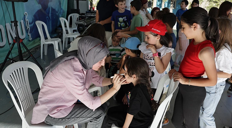 KÜLTÜR VE DAYANIŞMA ŞENLİĞİ RENKLİ ANLARA SAHNE OLDU