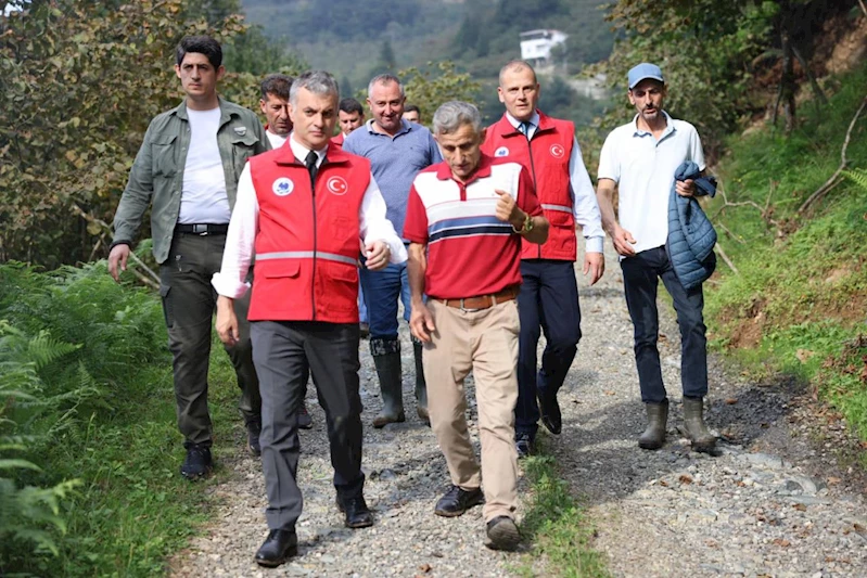 BAŞKANIMIZ TAŞDELEN MAHALLEMİZDE SEL VE HEYELENDAN ETKİLENEN ALANLARI İNCELEDİ