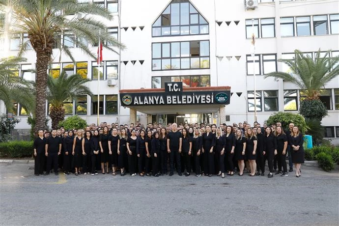 ALANYA BELEDİYESİ’NDEN KADINA ŞİDDETE KARŞI SİYAH TEPKİ