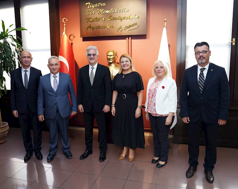 BAŞKAN HÜRRİYET, DEVLET TİYATROLARI GENEL MÜDÜRÜ TAMER KARADAĞLI’YI ZİYARET ETTİ