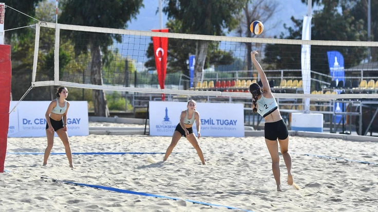 Liseliler Plaj Voleybolu Şenliği coşkuyla sona erdi