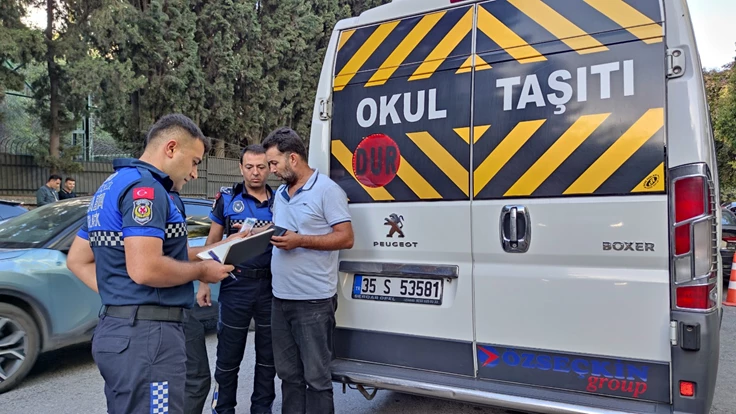 İzmir Büyükşehir Belediyesi’nden servis araçlarına sıkı denetim