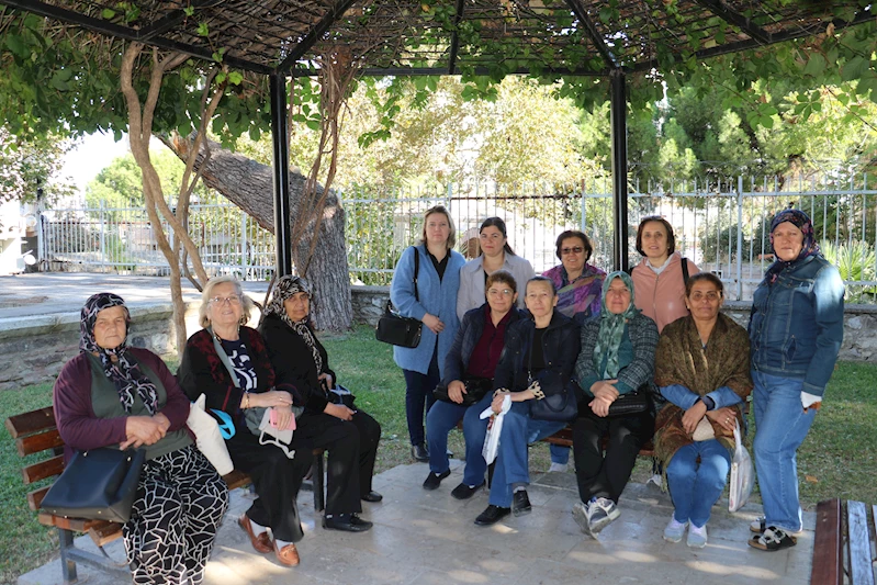 Gölmarmara’dan Gelen 98 Kişilik Kadın Kafilesi Manisa’yı Gezdi