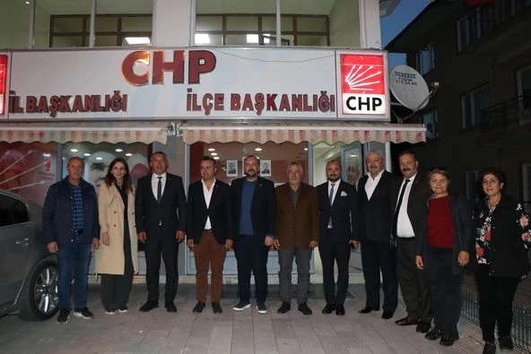 Dinar Belediye Başkanımız Veysel Topçu, Cumhuriyet Halk Partisi Afyonkarahisar İl Başkanımız Faruk Duha Erhan ve Cumhuriyet Halk Partisi Afyonkarahisar Merkez İlçe Başkanımız Büşra Dişçioğlu Çetinöz’e bir ziyarette bulundu.