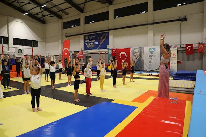 NEFES AL İZMİT ÇOCUK YOGASI ETKİNLİĞİNDE MİNİKLERİN ÖZGÜVEN GELİŞİMİ DESTEKLENDİ