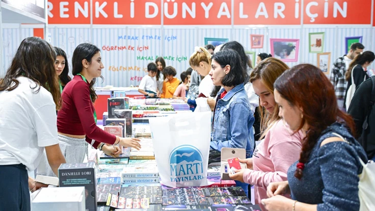 İZKİTAP’a ilk günden yoğun ilgi