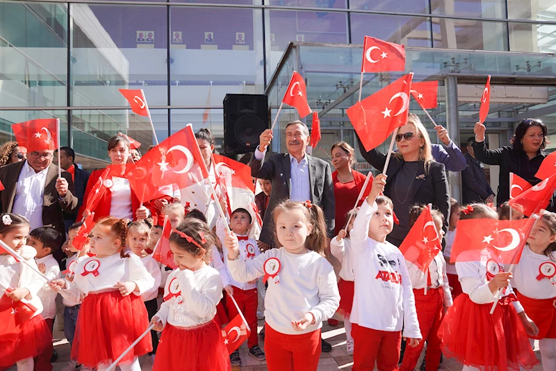 MİNİK YÜREKLER CUMHURİYET COŞKUSUNU YAŞADI