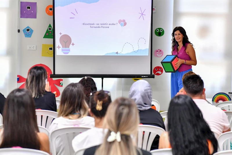 Büyükşehir Çocuk Gelişim Merkezlerinde Ebeveynlere Yönelik Bilgilendirme Semineri